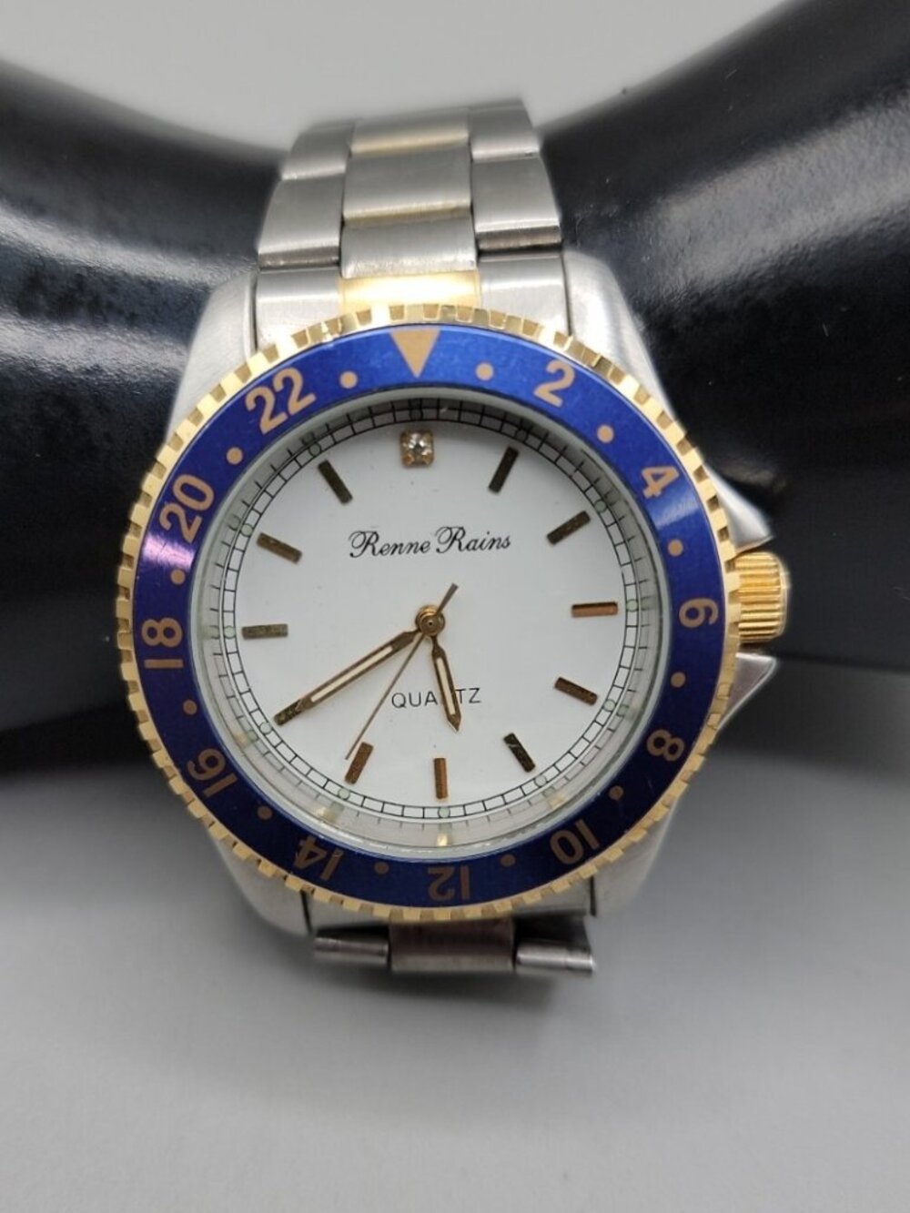 Vintage Renne Rains Stainless Steel Mens Two Tone Watch 8" 41mm Royal Blue Bezel
